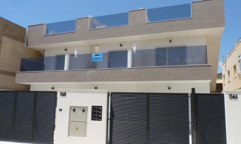  Townhouse in Torre de Horadada, 150 meters to the beach! Pool included