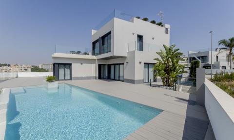 Nueva oferta la villa en Campoamor de 3 dormitorios