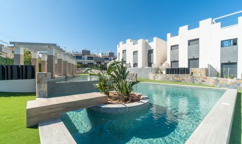 Ático en residencia con 4 piscinas BALCON DE LA LAGUNA en LOS BALCONES,TORREVIEJA