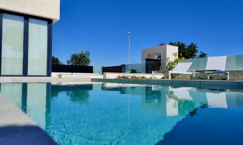 Stylish villas in Polop de la Marina with 3 or 4 bedrooms, Alicante