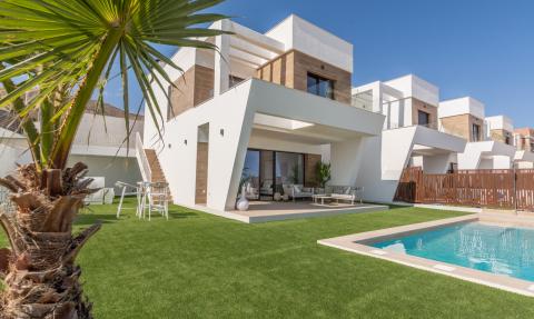 Villa moderna con piscina 7,5 * 4 m, parcela de 400 my vistas a Benidorm
