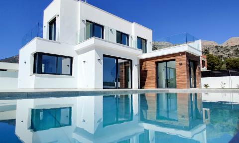 Stylish villas in Polop de la Marina, Alicante