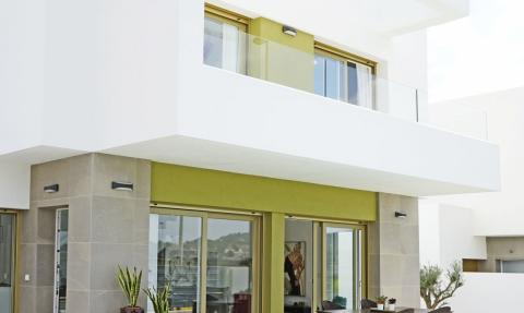 Modern independent villas near the sea and golf