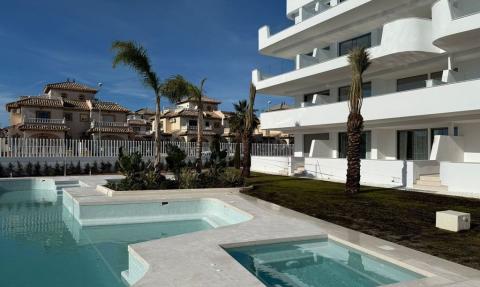 Ground Floor Apartment with a Large Terrace in Lomas de Cabo Roig